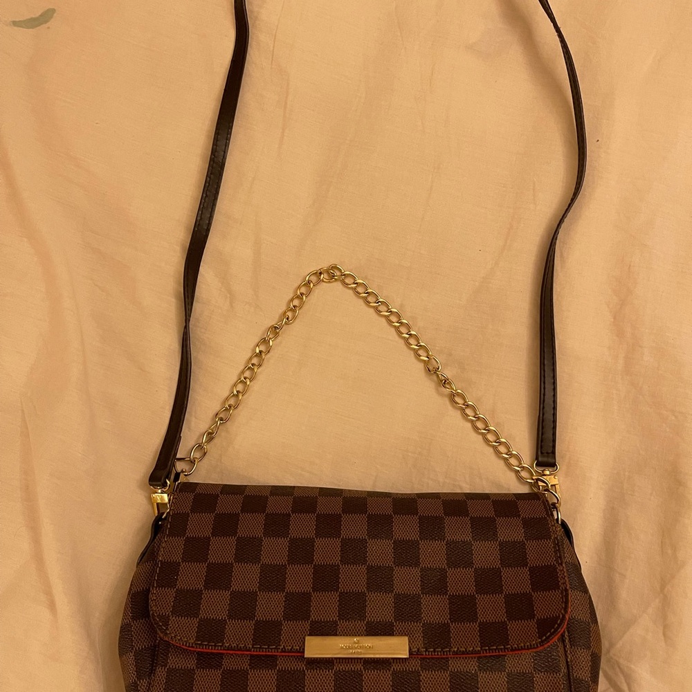 Louis Vuitton Damier cute Pouchette